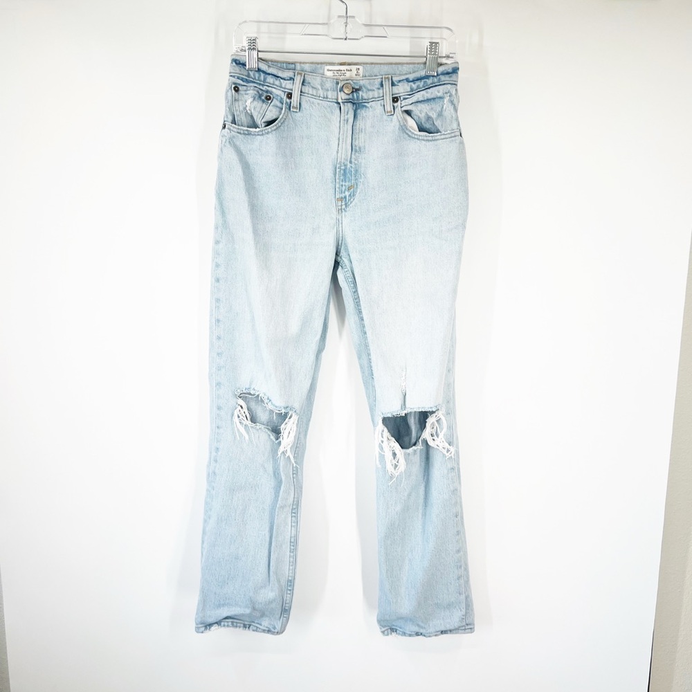 Abercrombie & Fitch The ‘90s Straight Jeans Ultra High Rise Distressed